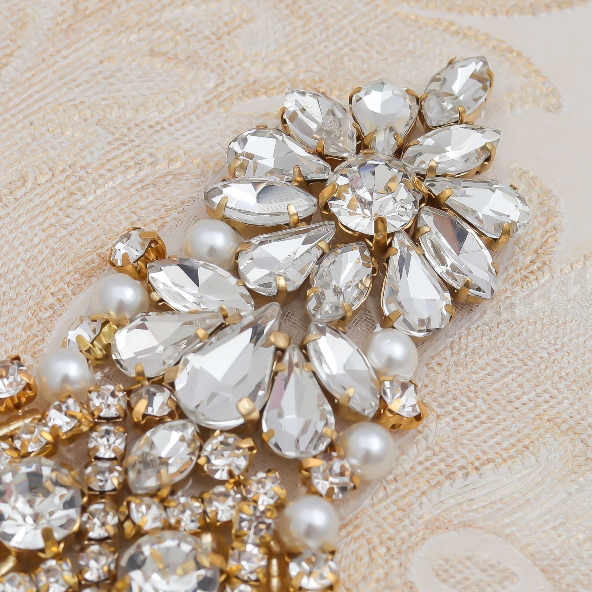 Heat Transfer Rhinestone Patch, Sparkling Glass Rhinestones And Pearl Design For Dance Costumes, Leotards, Performance Wear, Clothing Embellishment - Image 4