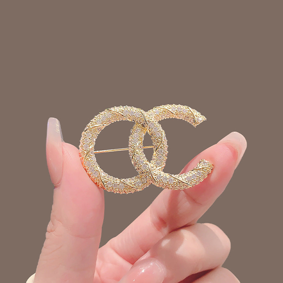 Elegant Anti-slip Brooch Pin – Minimalist Luxury Chest Clip For Women, Discreet Wardrobe Security Pin, Small Chic Decorative Brooch To Prevent Gaping, Premium Quality & Unique Design - Image 45
