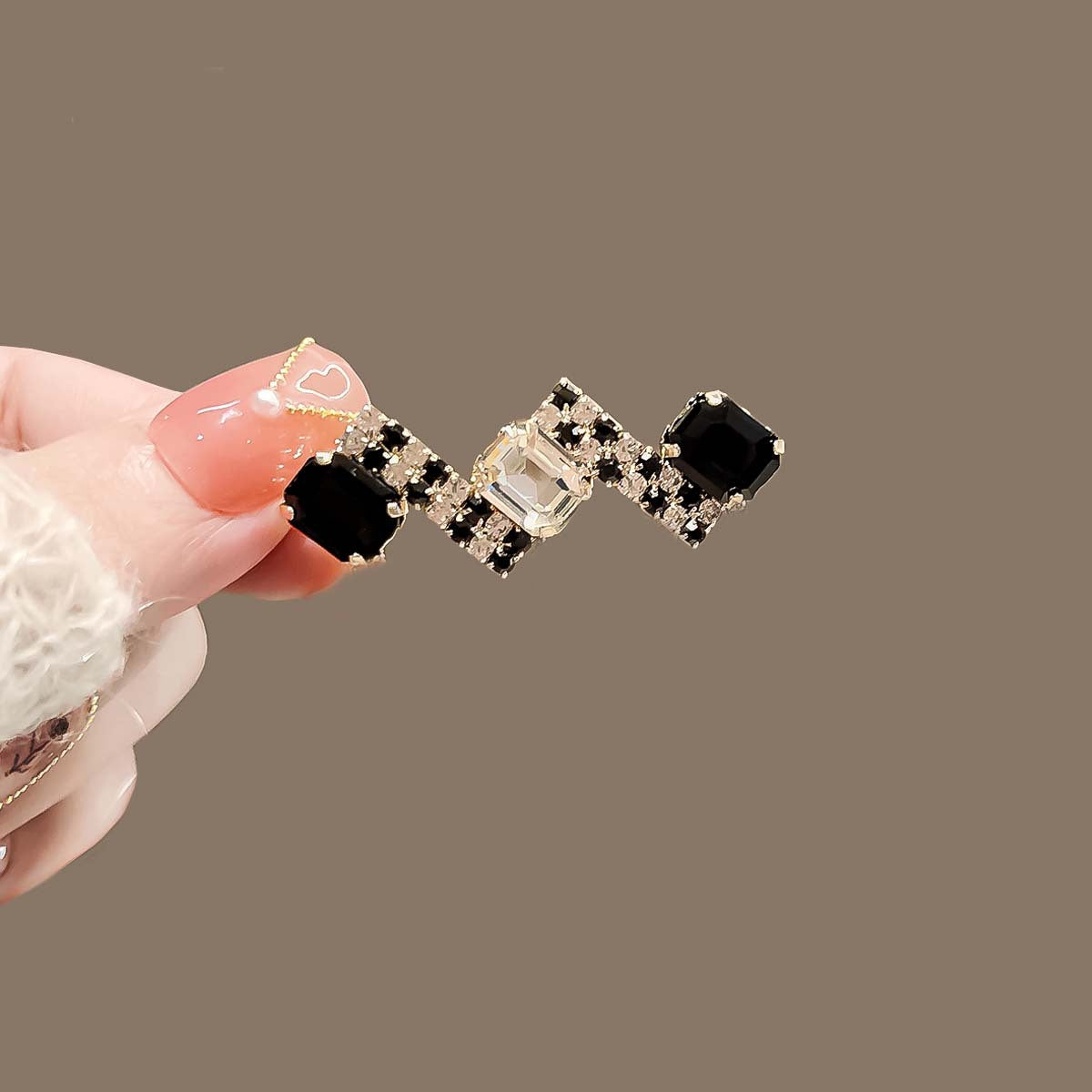 Elegant Anti-slip Brooch Pin – Minimalist Luxury Chest Clip For Women, Discreet Wardrobe Security Pin, Small Chic Decorative Brooch To Prevent Gaping, Premium Quality & Unique Design - Image 96