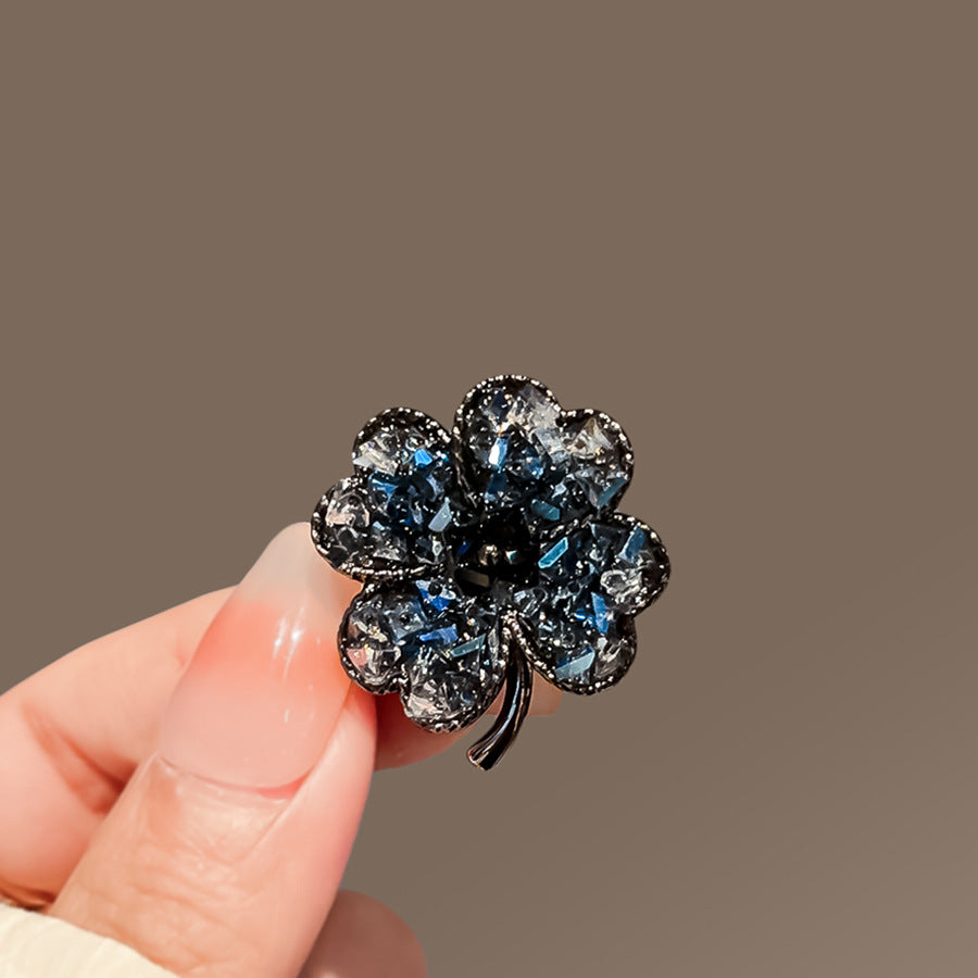 Elegant Anti-slip Brooch Pin – Minimalist Luxury Chest Clip For Women, Discreet Wardrobe Security Pin, Small Chic Decorative Brooch To Prevent Gaping, Premium Quality & Unique Design - Image 3