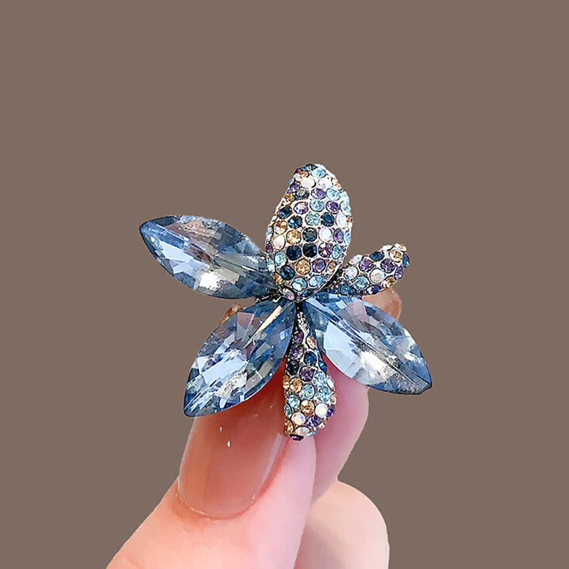 Elegant Anti-slip Brooch Pin – Minimalist Luxury Chest Clip For Women, Discreet Wardrobe Security Pin, Small Chic Decorative Brooch To Prevent Gaping, Premium Quality & Unique Design - Image 35