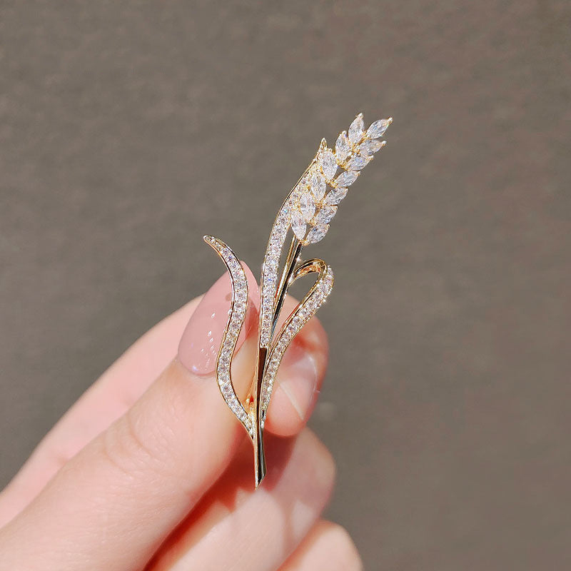 Elegant Anti-slip Brooch Pin – Minimalist Luxury Chest Clip For Women, Discreet Wardrobe Security Pin, Small Chic Decorative Brooch To Prevent Gaping, Premium Quality & Unique Design - Image 12