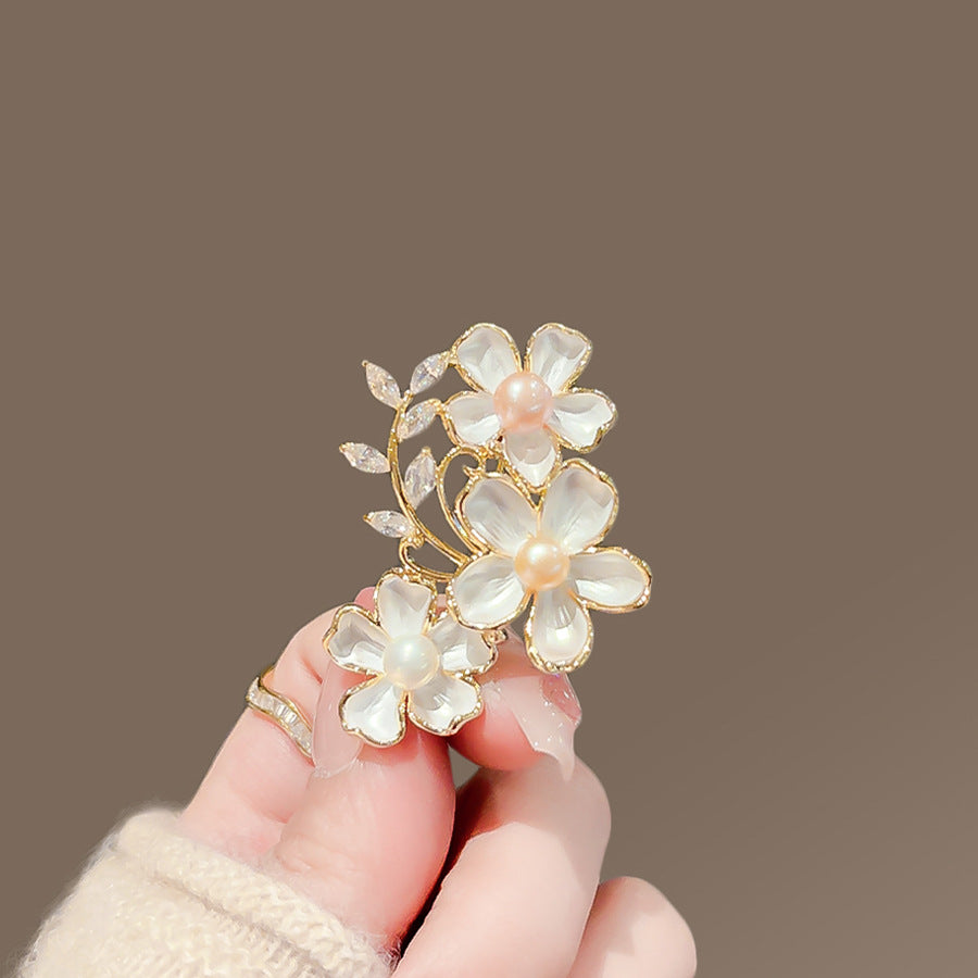 Elegant Anti-slip Brooch Pin – Minimalist Luxury Chest Clip For Women, Discreet Wardrobe Security Pin, Small Chic Decorative Brooch To Prevent Gaping, Premium Quality & Unique Design - Image 14