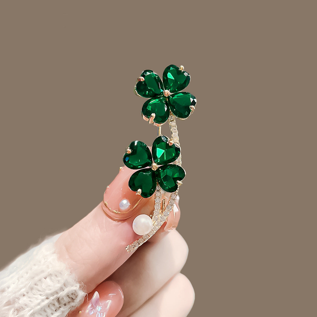 Elegant Anti-slip Brooch Pin – Minimalist Luxury Chest Clip For Women, Discreet Wardrobe Security Pin, Small Chic Decorative Brooch To Prevent Gaping, Premium Quality & Unique Design - Image 70