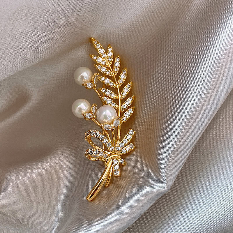 Elegant Anti-slip Brooch Pin – Minimalist Luxury Chest Clip For Women, Discreet Wardrobe Security Pin, Small Chic Decorative Brooch To Prevent Gaping, Premium Quality & Unique Design - Image 40