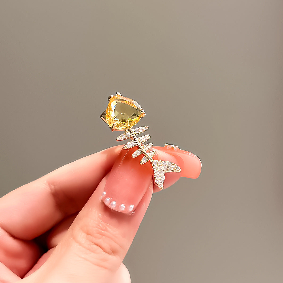Elegant Anti-slip Brooch Pin – Minimalist Luxury Chest Clip For Women, Discreet Wardrobe Security Pin, Small Chic Decorative Brooch To Prevent Gaping, Premium Quality & Unique Design - Image 27