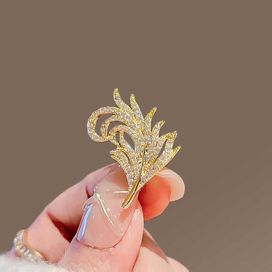 Elegant Anti-slip Brooch Pin – Minimalist Luxury Chest Clip For Women, Discreet Wardrobe Security Pin, Small Chic Decorative Brooch To Prevent Gaping, Premium Quality & Unique Design - Image 16